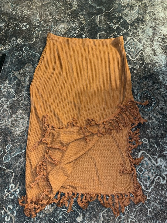 Dresses & Skirts - Frayed Hem Rust Knit Midi Skirt